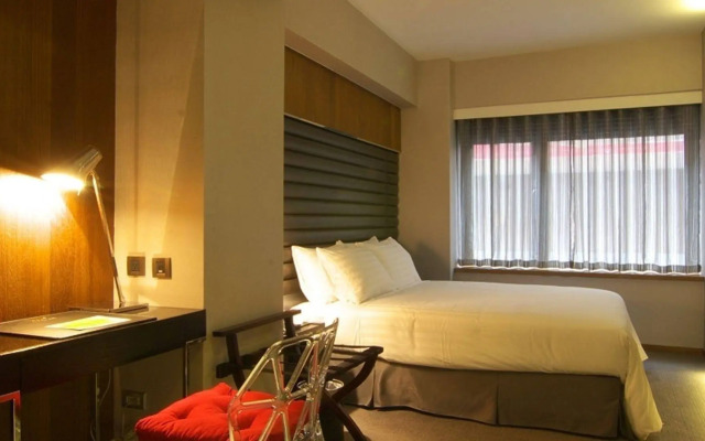 Newful Hotel