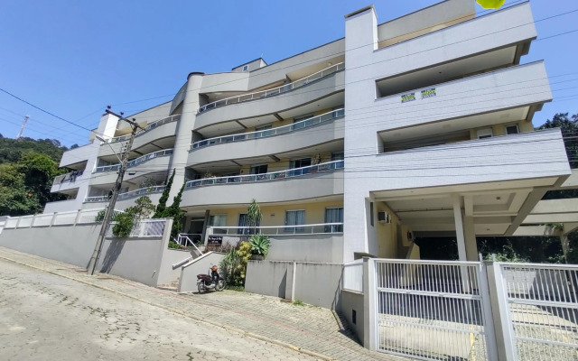 Bombinhas Centro, apartamento 02 dorm, ótima localização