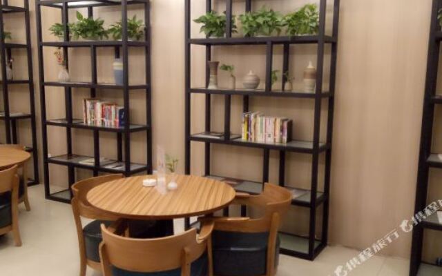Damei Siji Hotel (Nanjing Hunan Road Xuanwu Lake)