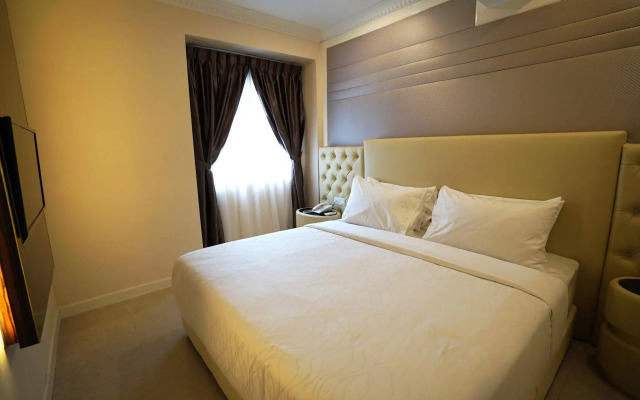 Ritzton Hotel