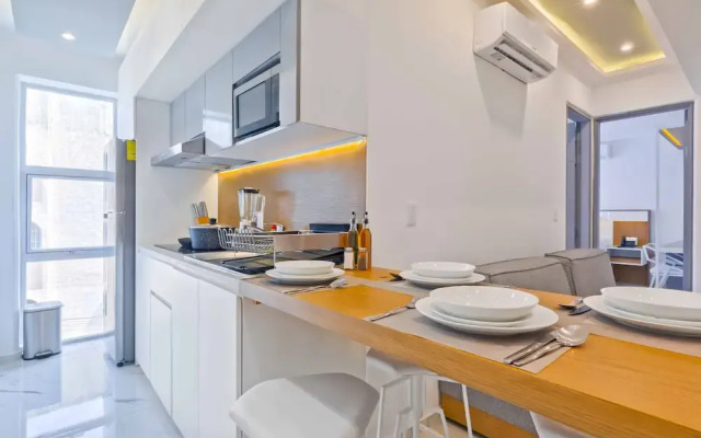 Luxury Apartments Pool & Jacuzzi