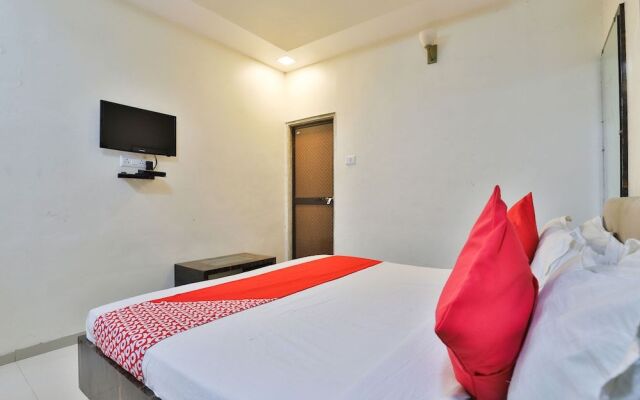 OYO 27633 Hotel Dan