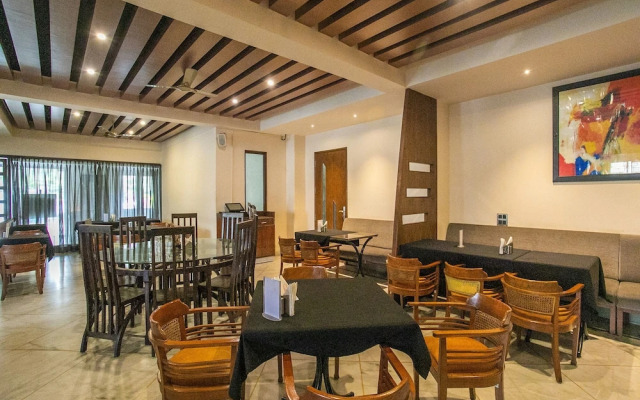 OYO 18762 Vaishnavi Residency