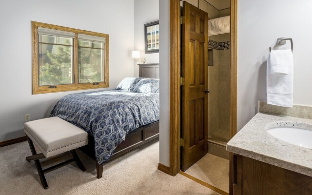 Phoenix 108 4 Bedroom Townhouse by RedAwning