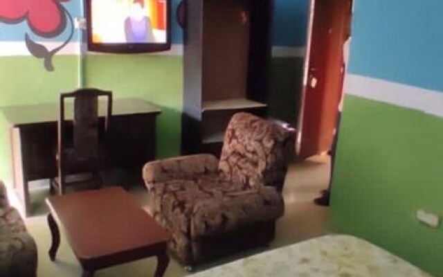 Townhall Hotel & Suites