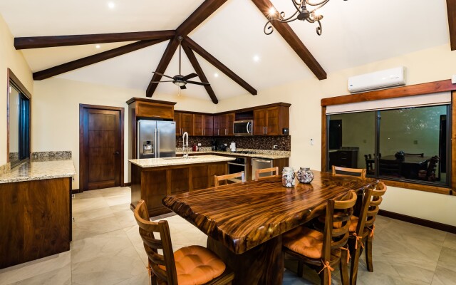 Luxury Vacation Rentals At Hacienda Pinilla