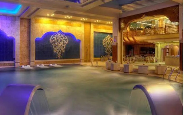 Royal Hotel Darvishi