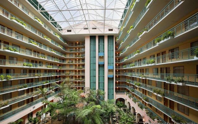 Embassy Suites by Hilton Miami International Airport