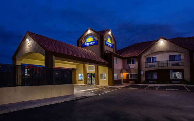 Days Inn by Wyndham Phoenix North