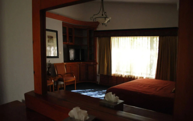 Hotel Suites el Paseo