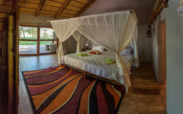 Kayova River Lodge