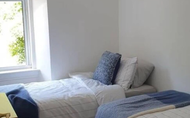Stunning 2-bed Villa in Tighnabruaich