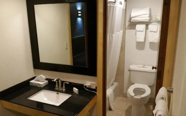 The Round Barn Lodge