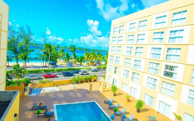 Courtyard by Marriott Nassau Downtown/Junkanoo Beach