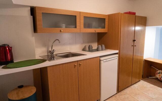 Kallisti stone house apartment