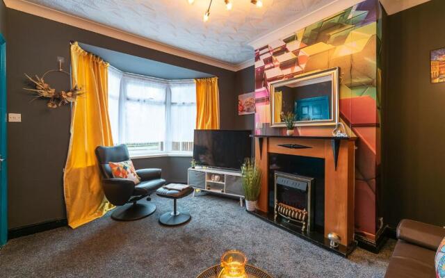 J's FrEsH Newly RefurB 2 Bedroom Garden Parking