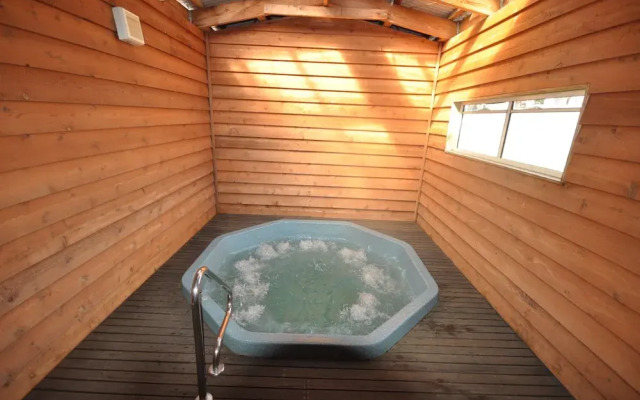 Dylene Caravan Park - 2 Br Family Cabin With Air