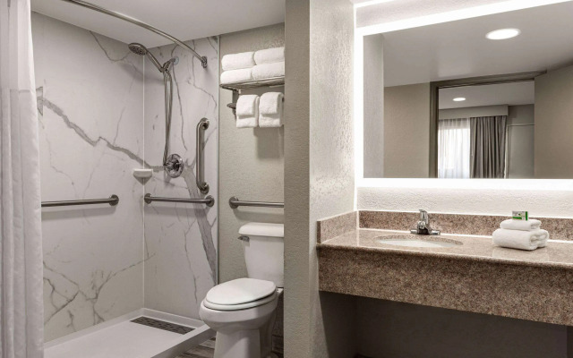 Baymont By Wyndham Emporia Va