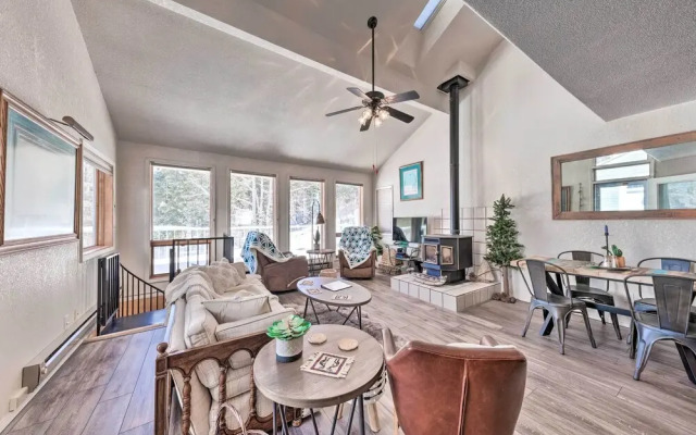Bright Cloudcroft Condo w/ Game Room + Deck!