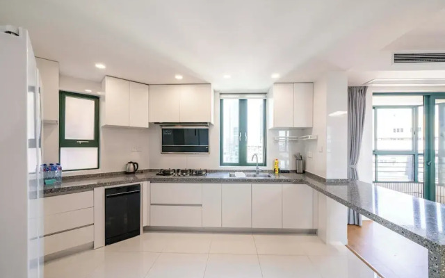 Tyms Spacious 4BR 2BA Apt Xujiahui