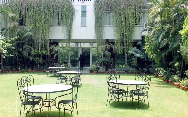 Hotel Deep Palace