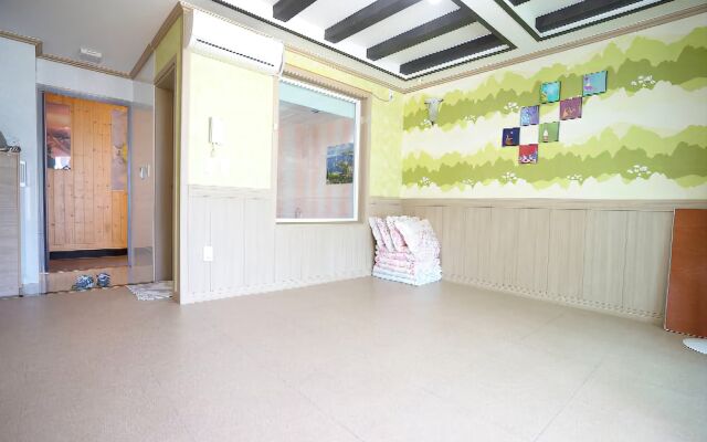 Geojedo Whirlpool Pension (pets friendly)