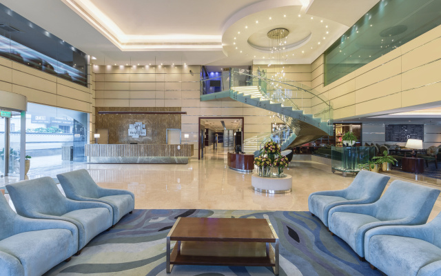Holiday Inn Cochin by IHG – Lobby – Kochi