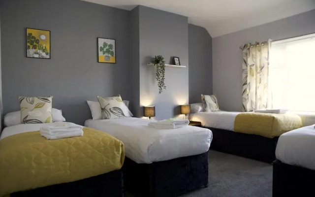 The Flintshire - North Wales - Sleeps Up To 9