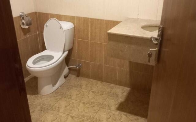 Grand One Hotel Faisal Town