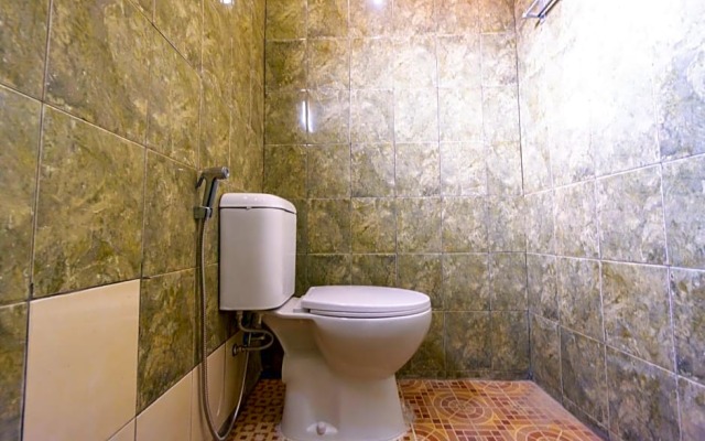 OYO Life 2420 Kost Luqman 1