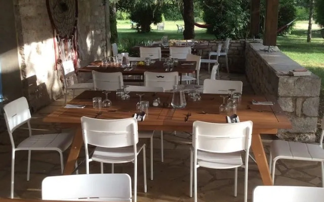 La Roane Yoga & Creativity Center