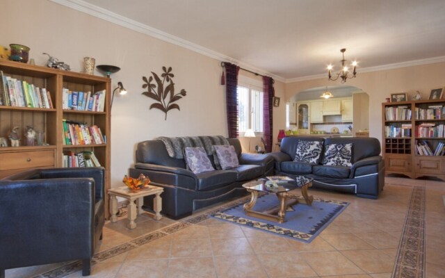 Villa - 3 Bedrooms with Pool and WiFi - 105021