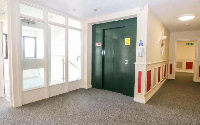 Flat 34 - Marine Court