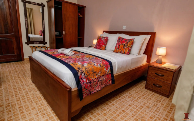 Mahogany Lodge, Cantonments