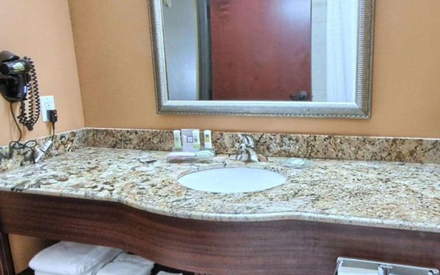 Country Inn & Suites by Radisson, Dearborn, MI