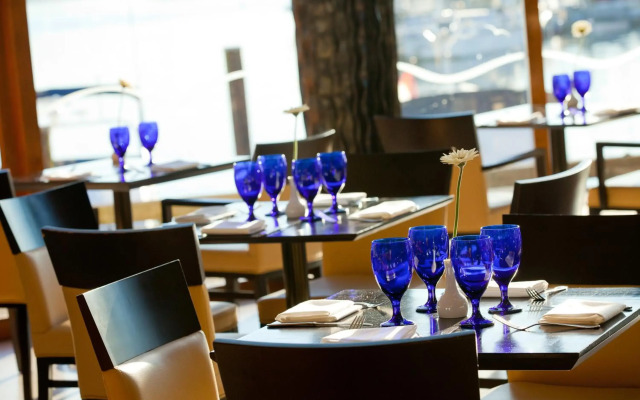 Granville Island Hotel