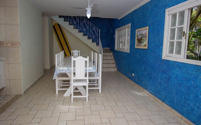 Casa ampla em Bertioga - 2 min. da praia