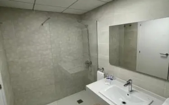 California 1 y 2 by Hoteles California