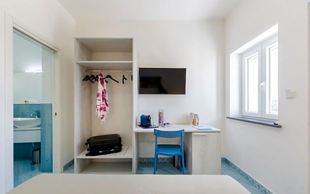 Poseidonia Rooms