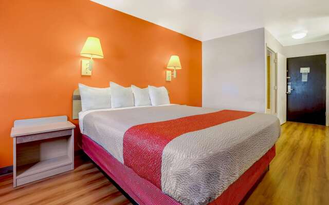 Motel 6 Espanola, NM