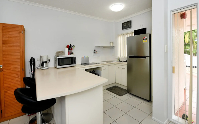 Golden Sands Beachfront Apartment Resort