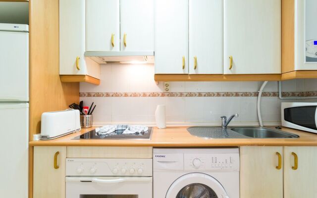 Puerta del Sol Stylish Aparments by Allô Housing