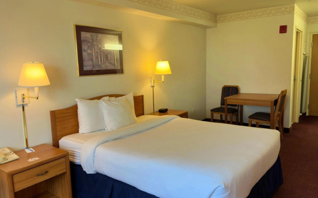 Peppermill Empress Inn