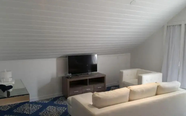 The Saint Hotel Key West, Autograph Collection, Adult Only