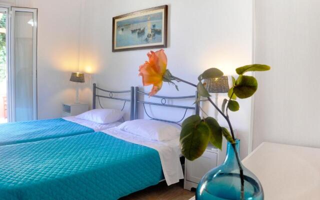 Holiday House Angelos A on Agios Gordios Beach