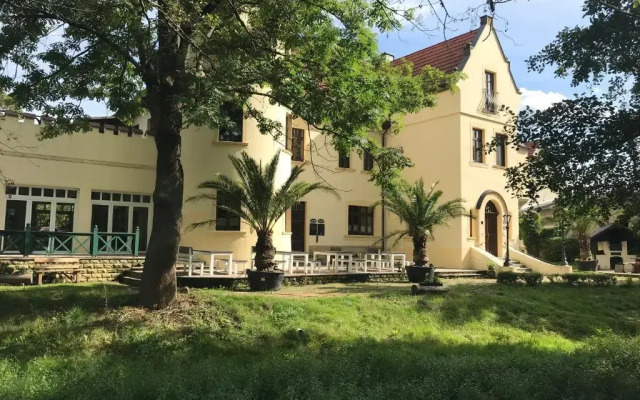 Parkschlößchen Maasdorf