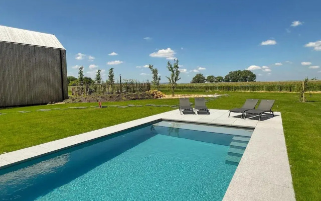 Amazing Lodge With Shared Pool