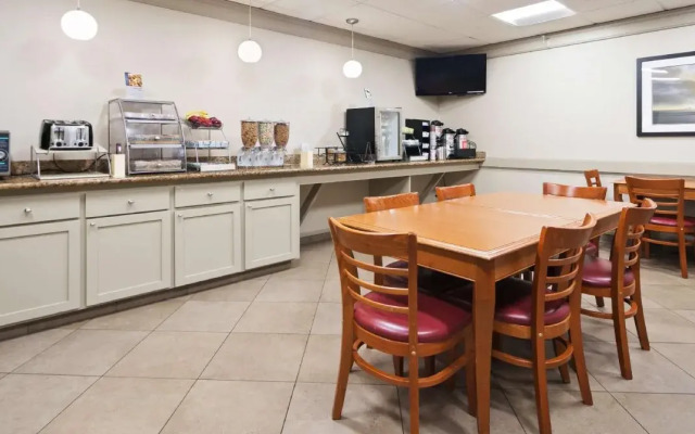 Best Western Plus Oak Harbor Hotel & Conference Center