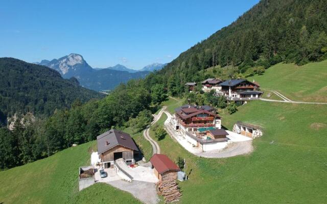 Berg'k'hof Kaisertal - Alpine Hideaway