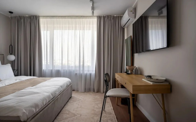 Views of all the Palaces 2BR Stunner